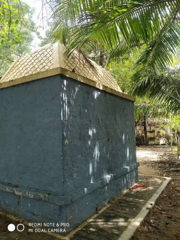 Arulmigu Padalandiyamman Temple, Thiruparaithurai - 639115 Temple