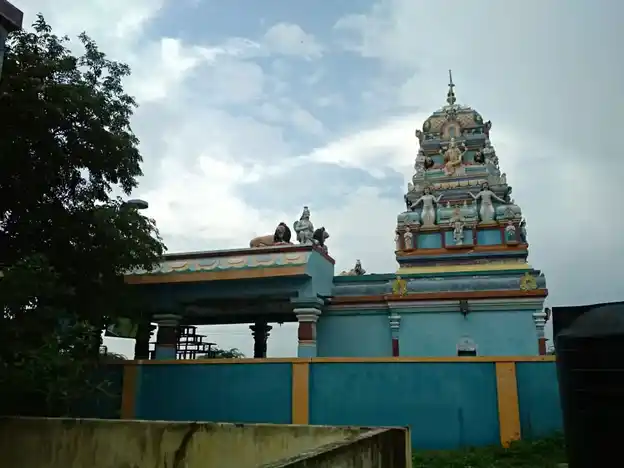 Arulmigu Padanthapuli Perumal (A) Iyyanar Temple, Navalakkampatti - 628720 அருள்மிகு படர்ந்தபுளி பெருமாள் மற்றும் ஐயனார் திருக்கோயில், Navalakkampatti - 628720, Thoothukudi - Ancient Temple Architecture and History Image 3
