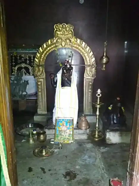 Arulmigu Padanthapuli Perumal (A) Iyyanar Temple, Navalakkampatti - 628720 அருள்மிகு படர்ந்தபுளி பெருமாள் மற்றும் ஐயனார் திருக்கோயில், Navalakkampatti - 628720, Thoothukudi - Ancient Temple Architecture and History Image 7