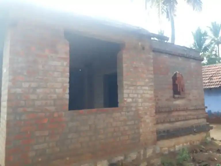 Arulmigu Padarchi Karagam (Palagai Karagam) Temple, Dhotta Thimmanahalli - 635116 அருள்மிகு படர்ச்சி கரகம் திருக்கோயில், Dhotta Thimmanahalli - 635116, Krishnagiri - Ancient Temple Architecture and History Image 3