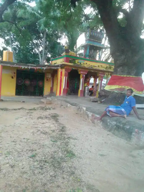 Arulmigu Padavettamman Temple, Chekkidi Kuppam - 632404 அருள்மிகு படவேட்டு அம்மன் திருக்கோயில், செக்கிடிகுப்பம் - 632404, Ranipet - Ancient Temple Architecture and History Image 2