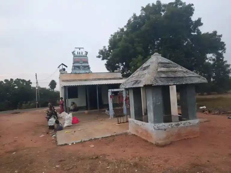 Arulmigu Padavetti Amman, Ponnachiamman Temple, Nadanthai - 637206 அருள்மிகு படவெட்டியம்மன், பொன்னாச்சியம்மன் திருக்கோயில், Nadanthai - 637206, Namakkal - Ancient Temple Architecture and History Image 2