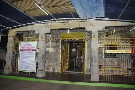 Arulmigu Padrakali Amman Temple, Tiruvalangadu - 631210 அருள்மிகு பத்ரகாளியம்மன் திருக்கோயில், திருவாலங்காடு - 631210, Tiruvallur - Ancient Temple Architecture and History Image 5