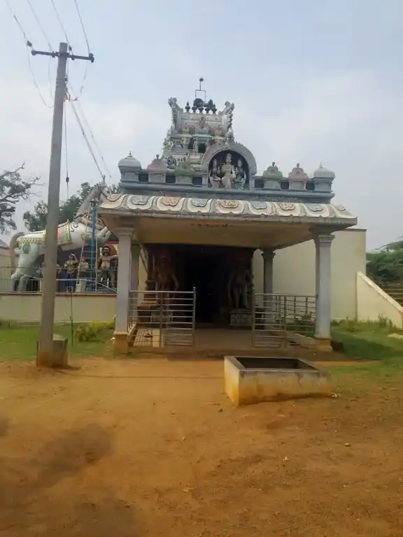 Arulmigu Pakachalai Moorthi Ayyanar Temple, Ilankudi - 630702 Temple