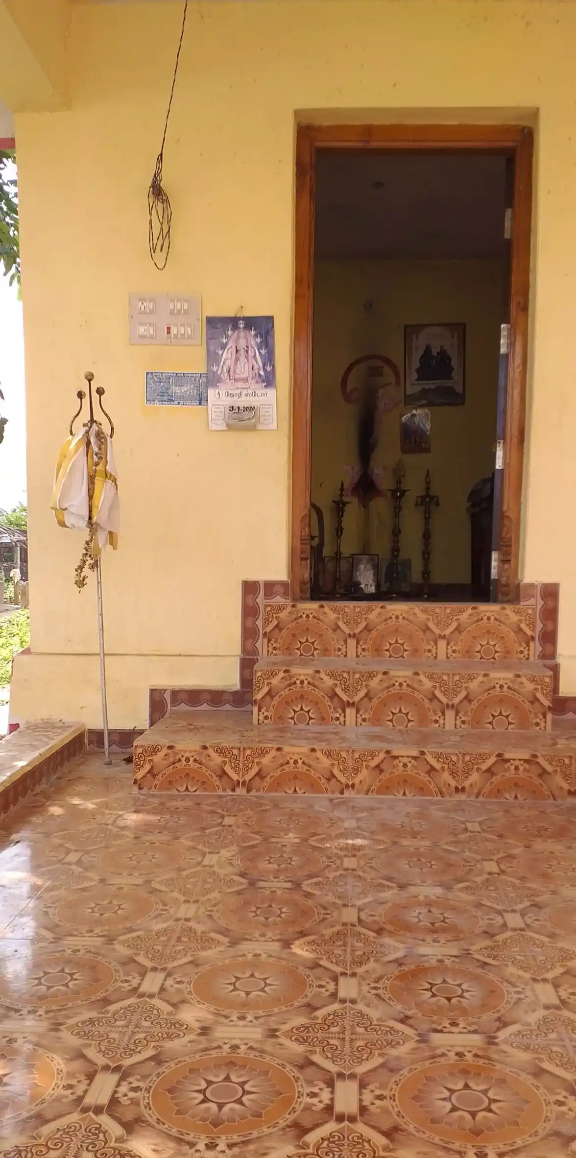 Arulmigu Pakachi Karuppar Temple, Oduvanpatti - 630502 அருள்மிகு. பகச்சி கருப்பர் திருக்கோயில், Oduvanpatti - 630502, Sivagangai - Ancient Temple Architecture and History Image 2