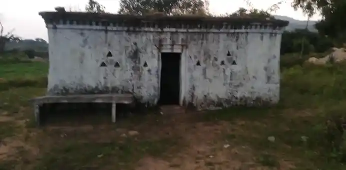 Arulmigu Palagaikaragam Temple, Chennasandiram - 635121 அருள்மிகு பலகை கரகம் திருக்கோயில், Chennasandiram - 635121, Krishnagiri - Ancient Temple Architecture and History Image 2