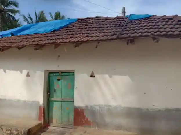 Arulmigu Palagaikaragamman Temple, Motham Agraharam - 635126 Arulmigu Palagaikaragamman Temple, Motham Agraharam - 635126, Krishnagiri - Ancient Temple Architecture and History Image 4