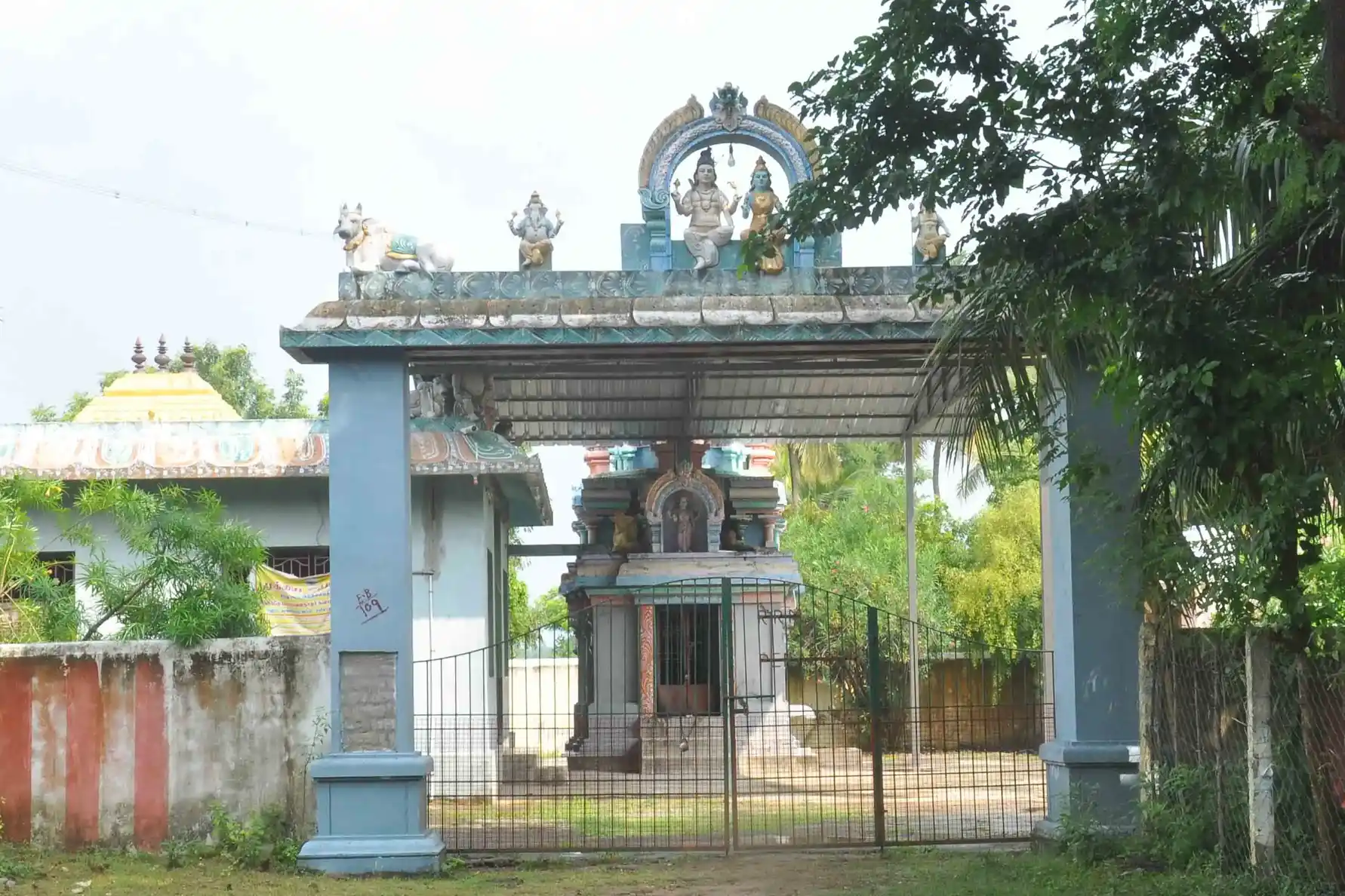 Arulmigu Palaivananathaswamy Temple, Palur - 609402 Arulmigu Palaivananathaswamy Temple, Palur - 609402, Mayiladuthurai - Ancient Temple Architecture and History Image 2