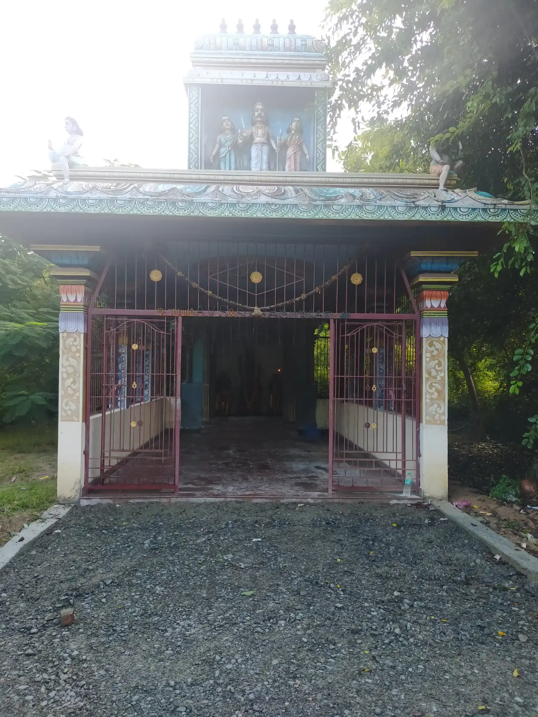 Arulmigu Palakulathu Ayyanar Temple, Sadayarkoil - 614001 அருள்மிகு பழங்குளத்து அய்யனார் திருக்கோயில், Sadayarkoil - 614001, Thanjavur - Ancient Temple Architecture and History Image 3