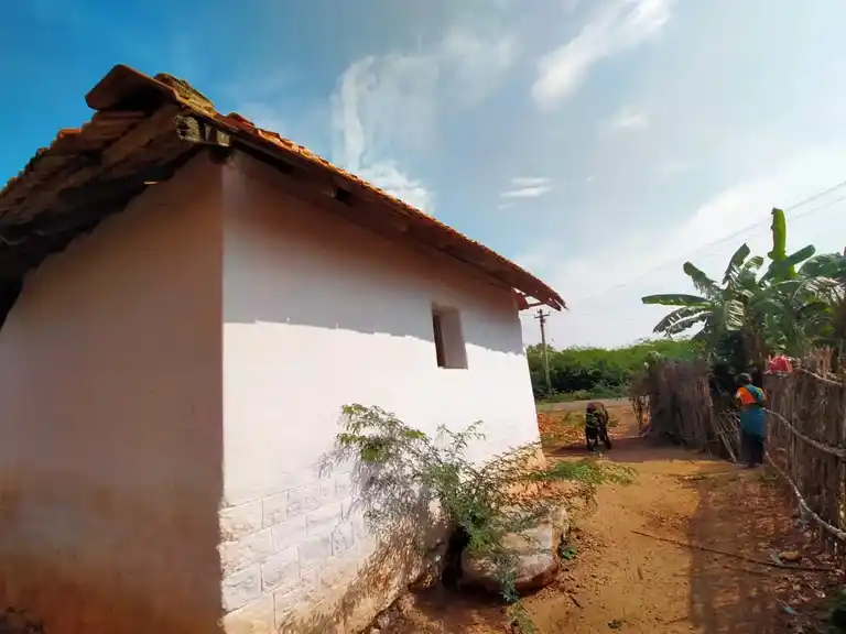 Arulmigu Palani Aandavar Temple, Pudhur (Kalaiyapatty) - 621313 அருள்மிகு பழனி ஆண்டவர் திருக்கோயில்,  - 621313, Karur - Ancient Temple Architecture and History Image 4