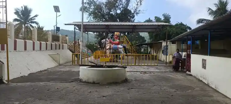 Arulmigu Palathumuniyappan Swamy Temple, Toppur Kanigarahalli - 636352 அருள்மிகு பாலத்து முனியப்பன் திருக்கோயில், தோப்பூர் கனிகரஹள்ளி - 636352, Dharmapuri - Ancient Temple Architecture and History Image 2