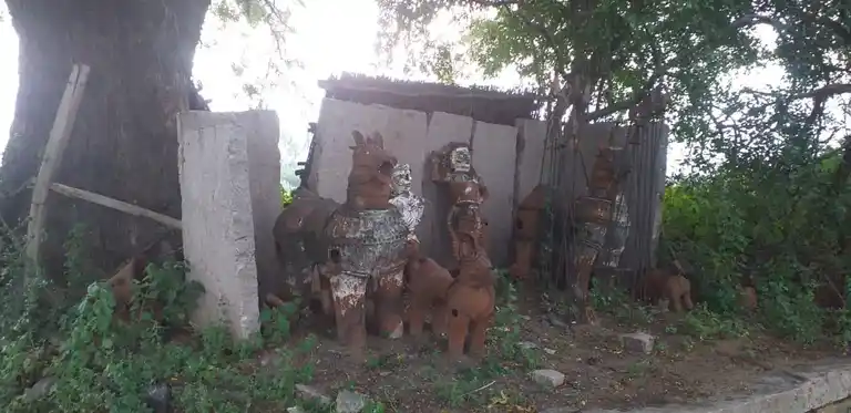 Arulmigu Palayamkotai Mariamman Temple And Muniyappa Swamy Temple, Palayam - 624620 அருள்மிகு பாளையம் கோட்டை மாரியம்மன் கோயில், Palayam - 624620, Dindigul - Ancient Temple Architecture and History Image 2