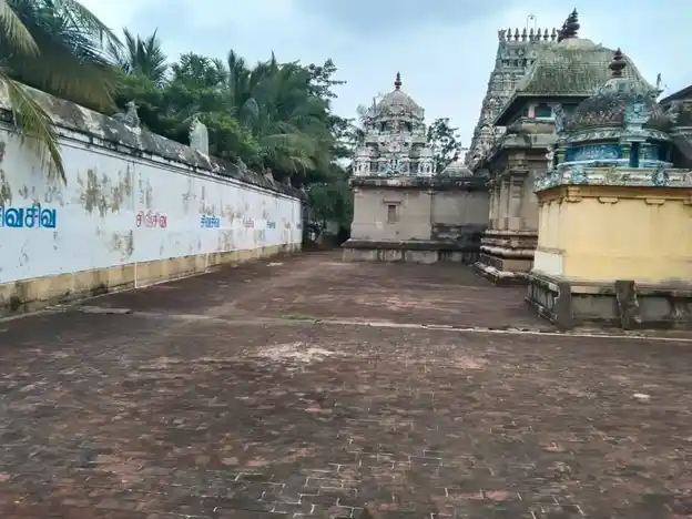 Arulmigu Pallavaneswara Swmy Temple, Pallavanam - 609105 அருள்மிகு பல்லவனேஸ்வரர் சுவாமி திருக்கோயில், பல்லவனம் - 609105, Mayiladuthurai - Ancient Temple Architecture and History Image 2