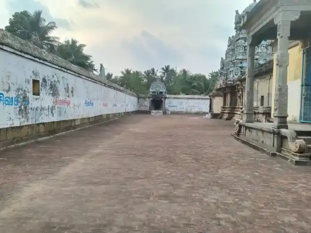 Arulmigu Pallavaneswara Swmy Temple, Pallavanam - 609105 அருள்மிகு பல்லவனேஸ்வரர் சுவாமி திருக்கோயில், பல்லவனம் - 609105, Mayiladuthurai - Ancient Temple Architecture and History Image 6