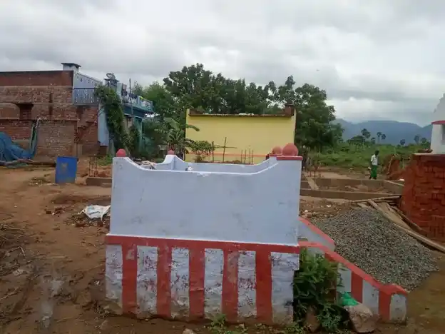 Arulmigu Pallayerathu Kannimar Temple, Mallapuram - 625535 அருள்மிகு பல்லாயிரத்து கன்னிமார் திருக்கோயில், Mallapuram - 625535, Madurai - Ancient Temple Architecture and History Image 2