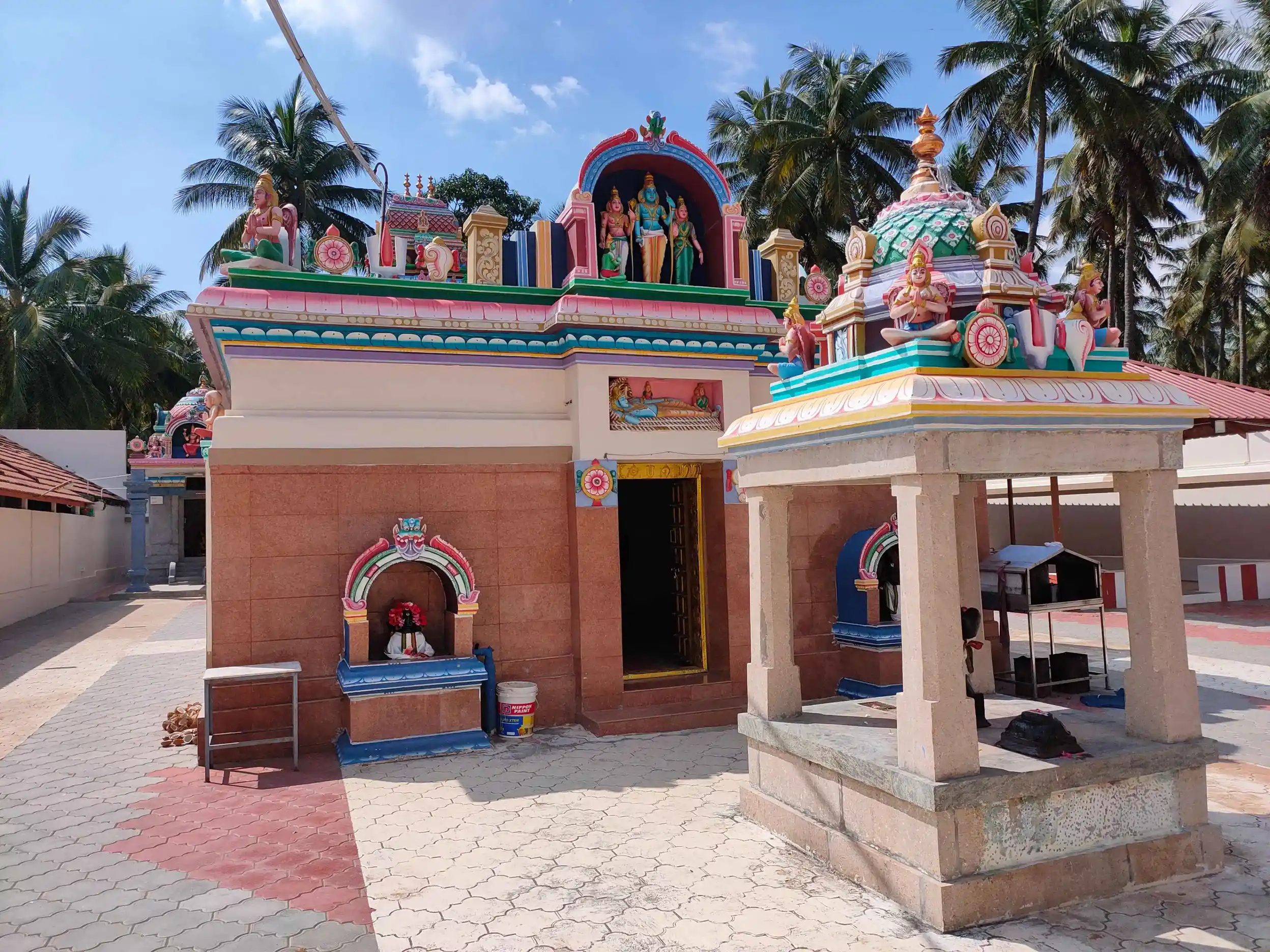 Arulmigu Pallikondaperumal Temple, Kullam Palayam, Vavipalayam - 641671 அருள்மிகு பள்ளிகொண்டபெருமாள் திருக்கோயில், Vavipalayam - 641671, Tiruppur - Ancient Temple Architecture and History Image 2
