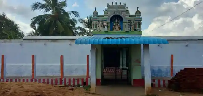 Arulmigu Pamballamman Temple, Velayuthampalam, Manjanaikanpatti - 639119 அருள்மிகு பாம்பாளம்மன் திருக்கோயில், Velayuthampalam, Manjanaikanpatti - 639119, Karur - Ancient Temple Architecture and History Image 2