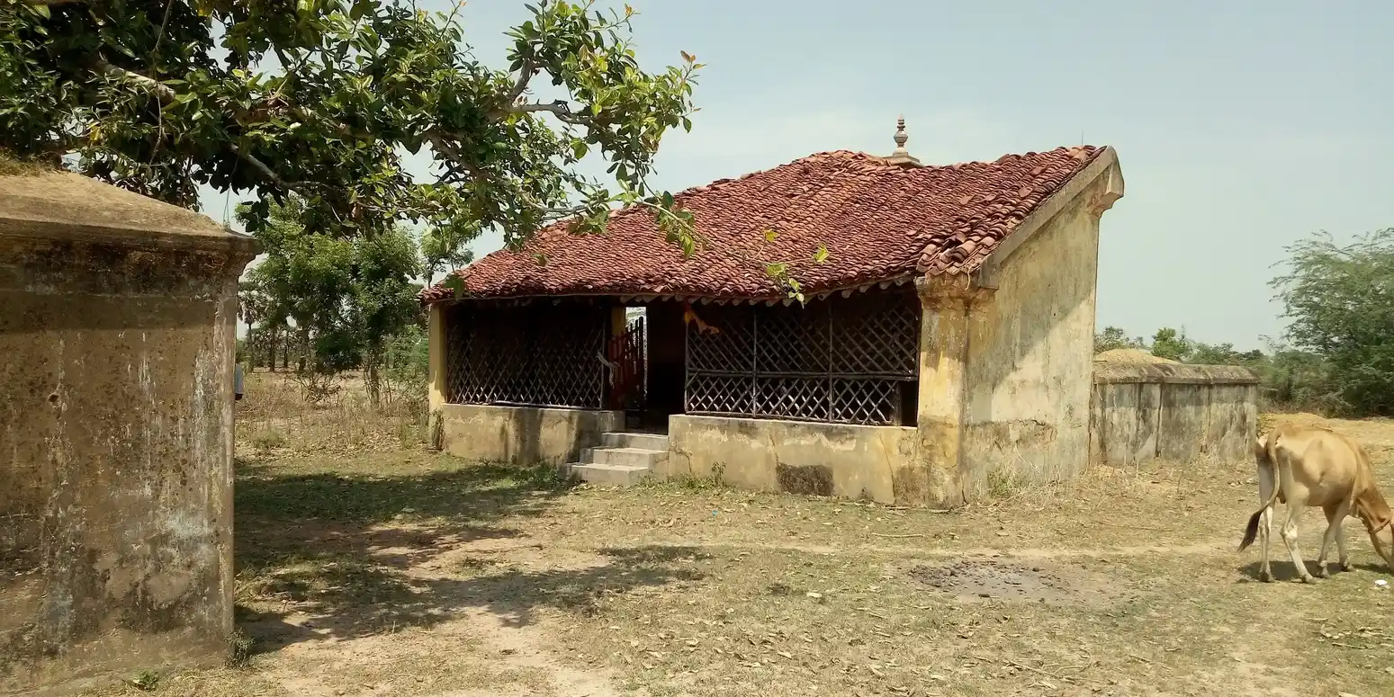 Arulmigu Panangadi Ayyanar Temple, Manalur - 611104 Temple