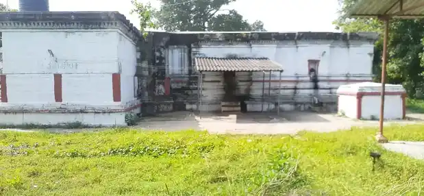 Arulmigu Panchavarneeswarar Temple, Inside The Village, Ikkadu - 602021 Arulmigu Panchavarneeswarar Temple, Inside The Village, Ikkadu - 602021, Tiruvallur - Ancient Temple Architecture and History Image 4