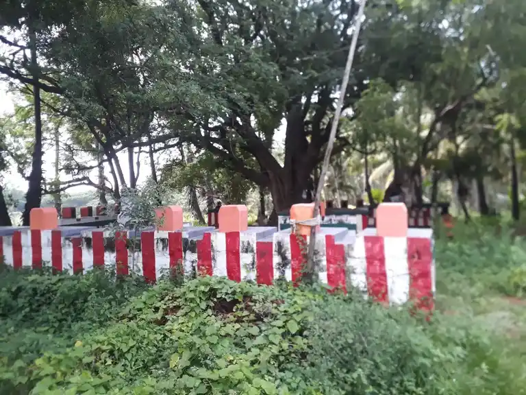 Arulmigu Panchayiramudaiya Ayyanar Temple, Kalukarkadai - 630611 அருள்மிகு. பூஞ்சாயிரமுடைய அய்யனார் திருக்கோயில், Kalukarkadai - 630611, Sivagangai - Ancient Temple Architecture and History Image 2