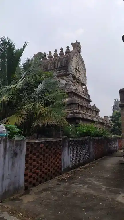 Arulmigu Pandavathutha Perumal Temple, Kancheepuram - 631502 அருள்மிகு பாண்டவதூதப் பெருமாள் திருக்கோயில், பாண்டவதூத பெருமாள் சன்னதி தெரு, காஞ்சிபுரம் நகர் - 631502, Kancheepuram - Ancient Temple Architecture and History Image 7