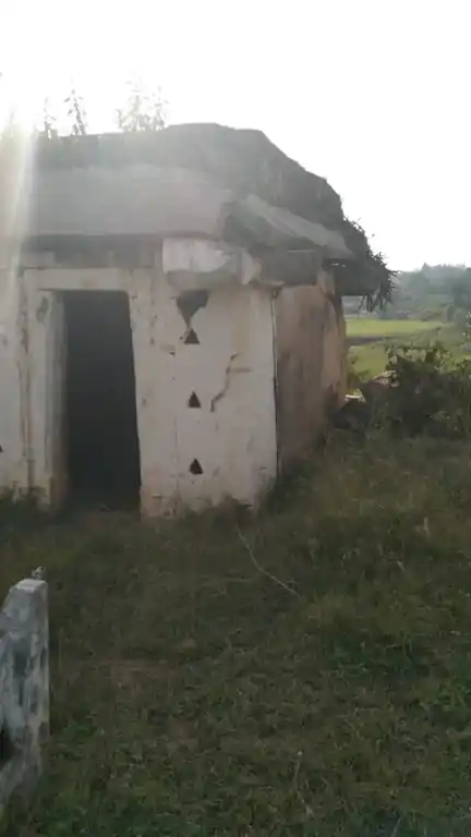 Arulmigu Pandeswaram Someshwarar Temple, Thandarai - 635107 அருள்மிகு பண்டேஸ்வரம் சோமேஸ்வரர் திருக்கோயில், தண்டரை - 635107, Krishnagiri - Ancient Temple Architecture and History Image 2