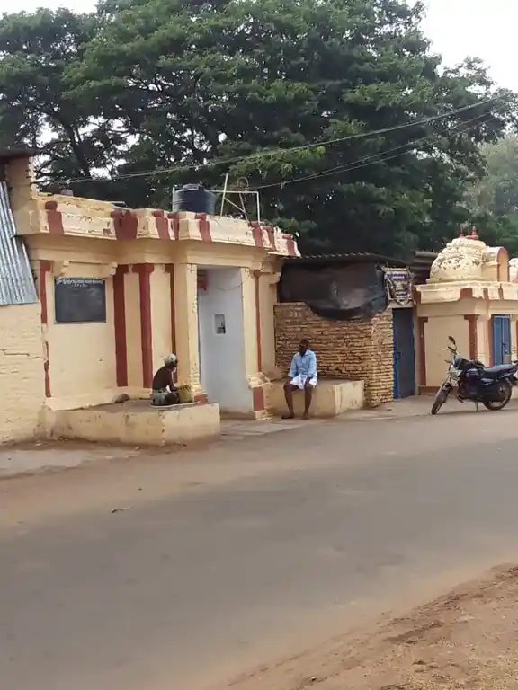 Arulmigu Panjanathaswamy Madam Temple, Karanthattangudi, Thanjavur - 613001 அருள்மிகு பஞ்சநாதபாவாமடம், கரந்தை, தஞ்சாவூர் வட்டம். மடம், Karanthattangudi, Thanjavur - 613001, Thanjavur - Ancient Temple Architecture and History Image 6