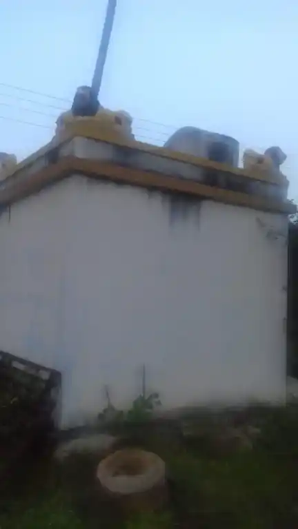 Arulmigu Parakaragadevathai KaliammanTemple, Vennampalli - 635108 அருள்மிகு பரகரக தேவதை காளியம்மன் திருக்கோயில், வெண்ணம்பள்ளி - 635108, Krishnagiri - Ancient Temple Architecture and History Image 2