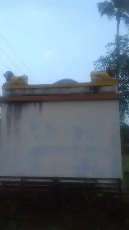 Arulmigu Parakaragadevathai KaliammanTemple, Vennampalli - 635108 அருள்மிகு பரகரக தேவதை காளியம்மன் திருக்கோயில், வெண்ணம்பள்ளி - 635108, Krishnagiri - Ancient Temple Architecture and History Image 4