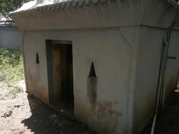 Arulmigu Paramanar Temple, Uiyakondan Thirumalai - 620102 Arulmigu Paramanar Temple, Uiyakondan Thirumalai - 620102, Thiruchirappalli - Ancient Temple Architecture and History Image 2