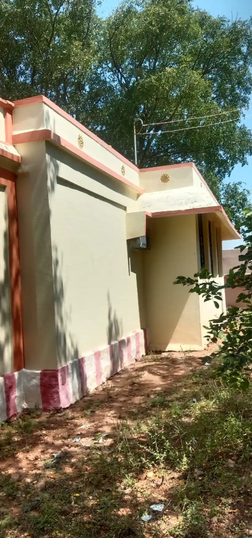 Arulmigu Paramasivan Temple, Silvarpatti - 625602 அருள்மிகு பரமேஸ்வரி திருக்கோயில், Silvarpatti - 625602, Theni - Ancient Temple Architecture and History Image 3