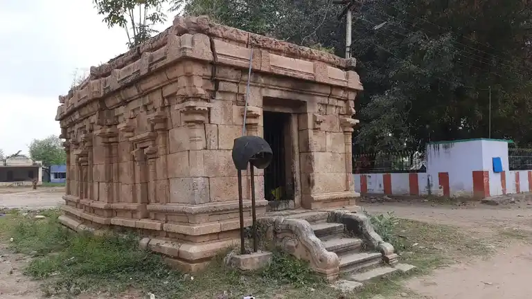 Arulmigu Paramavinayagar Temple, Amarakundhi - 636503