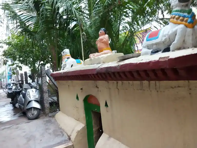 Arulmigu Parameshwara Pandara Madam, Nagal Nagar, Dindigul - 624003 அருள்மிகு பரமேஸ்வர பண்டார மடம், Nagal Nagar, Dindigul - 624003, Dindigul - Ancient Temple Architecture and History Image 5