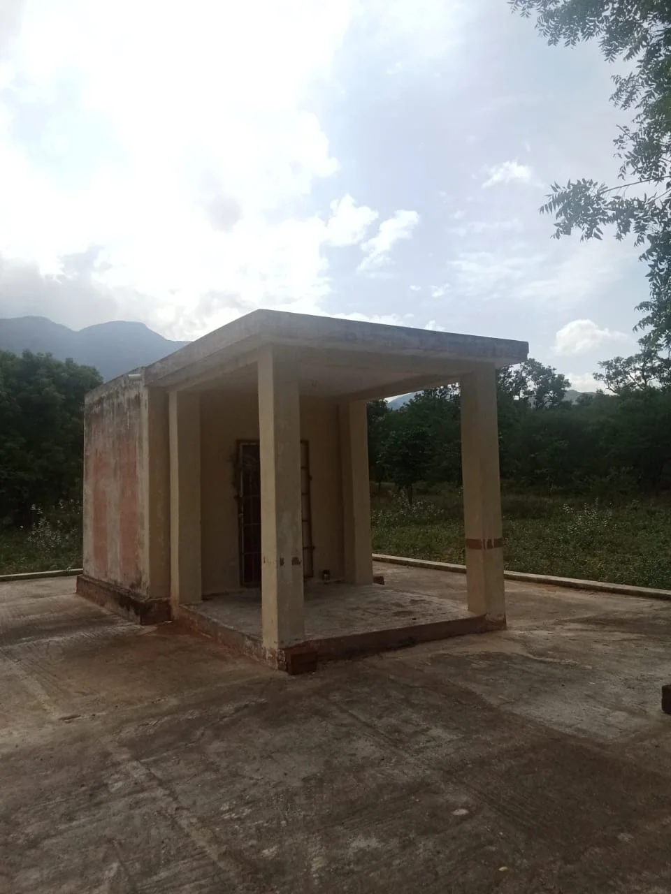 அருள்மிகு பரமேஸ்வரர் திருக்கோயில், Silamalai - 625528 - Main View