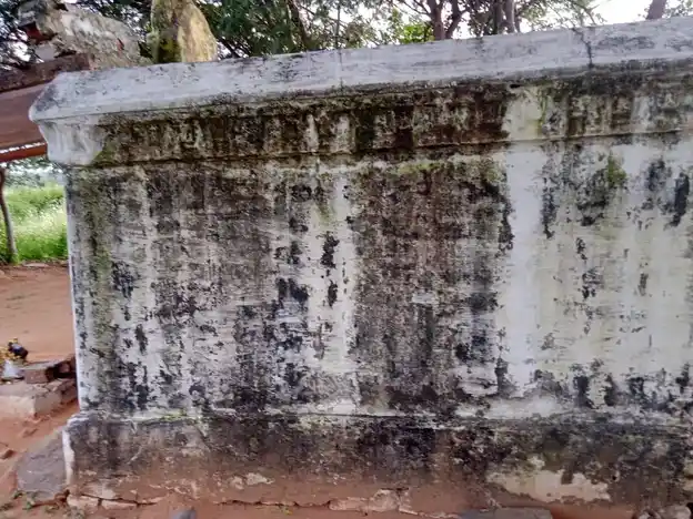 Arulmigu Parameshwarer Temple, Kottumaranahalli - 635205 அருள்மிகு பரமேஸ்வரர் திருக்கோயில், எர்ரசீகலஹள்ளி - 635205, Dharmapuri - Ancient Temple Architecture and History Image 3