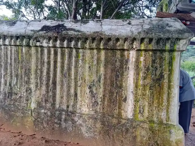 Arulmigu Parameshwarer Temple, Kottumaranahalli - 635205 அருள்மிகு பரமேஸ்வரர் திருக்கோயில், எர்ரசீகலஹள்ளி - 635205, Dharmapuri - Ancient Temple Architecture and History Image 4