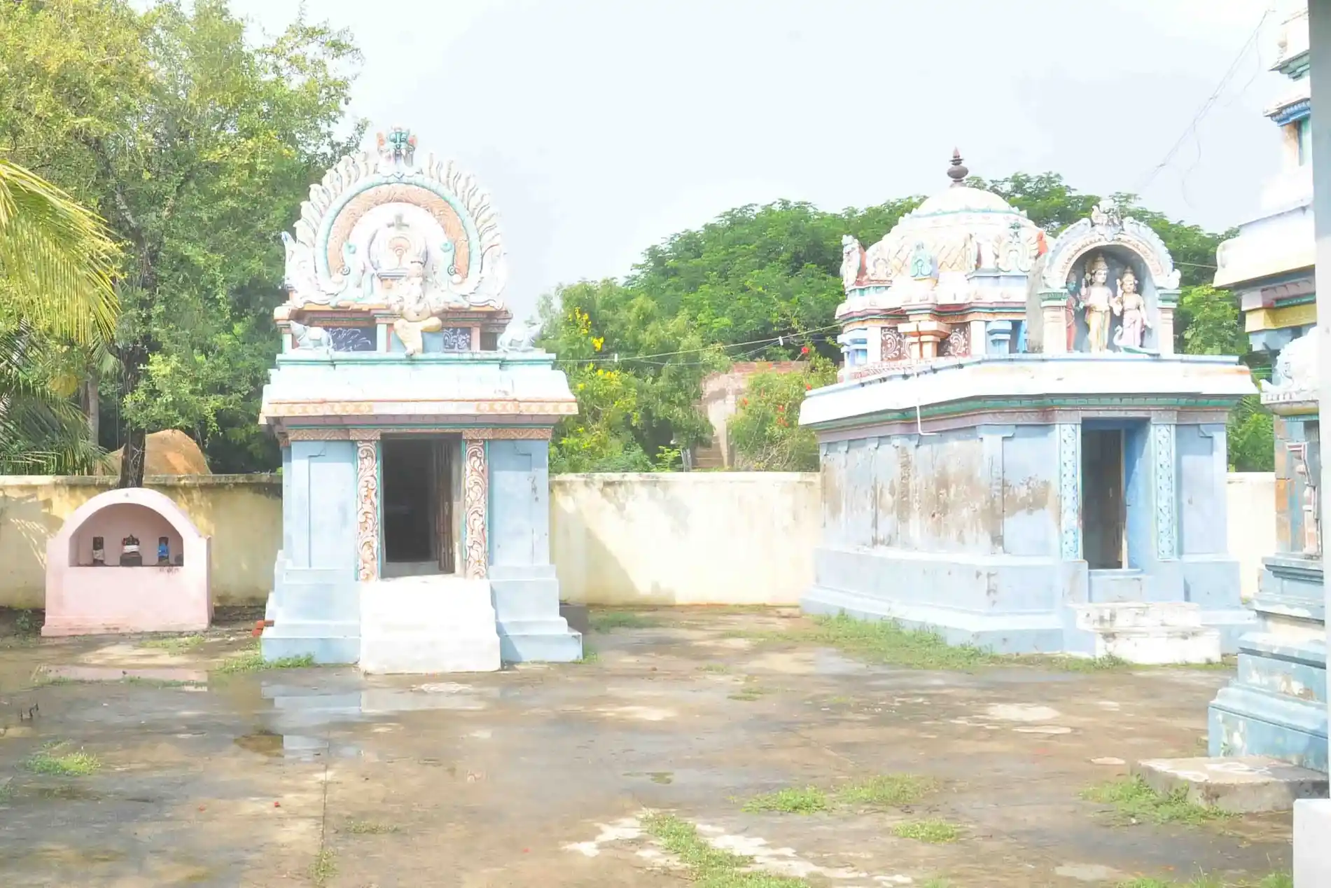 Arulmigu Parameshwari Temple, Palur - 609402 Arulmigu Parameshwari Temple, Palur - 609402, Mayiladuthurai - Ancient Temple Architecture and History Image 2