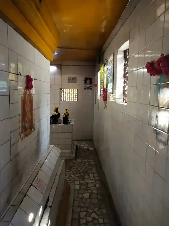 Arulmigu Paripoorna Vinayagar alias Santhosi Matha Temple, Virugambakam, Chennai - 600092 அருள்மிகு பரிபூரண விநாயகர் மற்றும் சந்தோஷி மாதா திருக்கோயில், விருகம்பாக்கம், சென்னை - 600092, Chennai - Ancient Temple Architecture and History Image 2