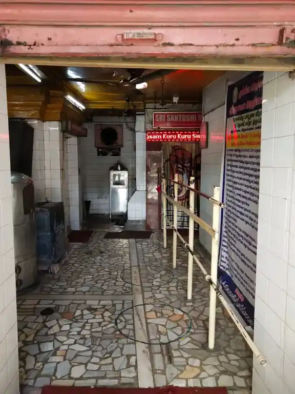 Arulmigu Paripoorna Vinayagar alias Santhosi Matha Temple, Virugambakam, Chennai - 600092 அருள்மிகு பரிபூரண விநாயகர் மற்றும் சந்தோஷி மாதா திருக்கோயில், விருகம்பாக்கம், சென்னை - 600092, Chennai - Ancient Temple Architecture and History Image 4