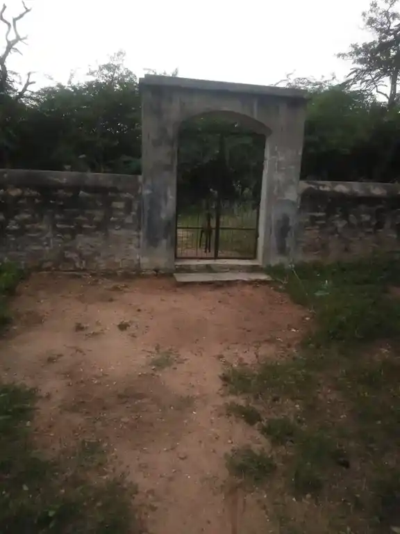 Arulmigu Pariyandaver Temple, Pullambadi - 621712 Arulmigu Pariyandaver Temple, Pullambadi - 621712, Thiruchirappalli - Ancient Temple Architecture and History Image 2