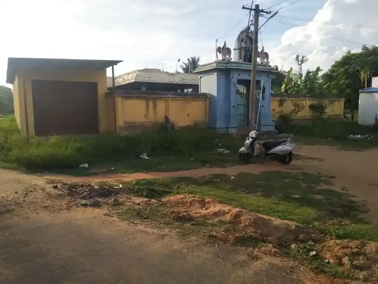 Arulmigu Parthasarathi Perumal Temple, V.Puthur - 605752 அருள்மிகு பார்த்தசாரதி திருக்கோயில், V.Puthur - 605752, Viluppuram - Ancient Temple Architecture and History Image 4