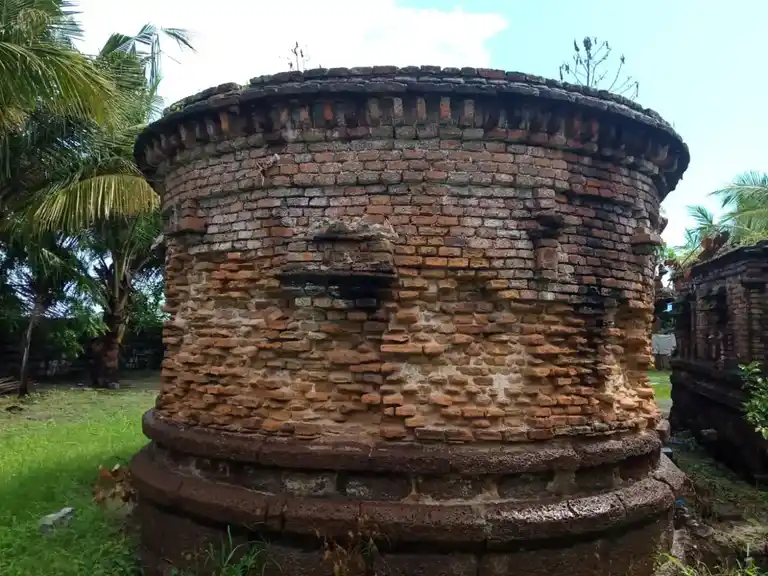 Arulmigu Parvadheeswarar Temple, Methur - 601204 அருள்மிகு பருவதீஸ்வரர் திருக்கோயில், மேத்தூர் - 601204, Tiruvallur - Ancient Temple Architecture and History Image 6