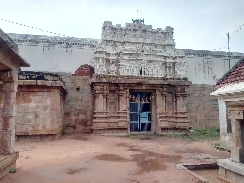 Arulmigu Parvathakireeswarar Temple, Kunnandarkovil, Kulathur Taluk - 622502