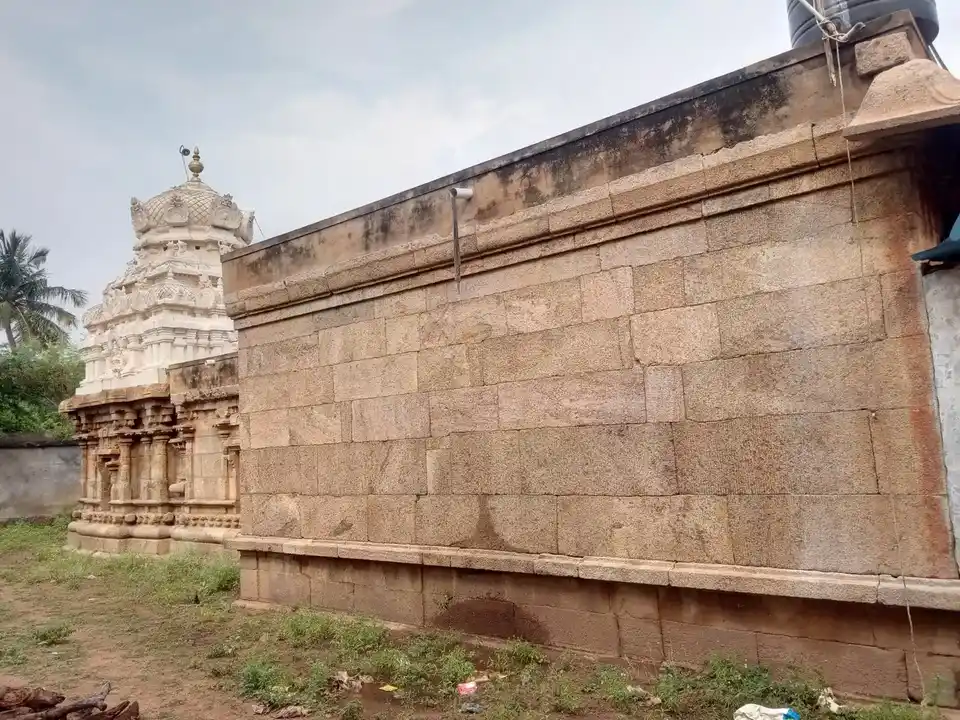 Arulmigu Parvathakireeswarar Temple, Kunnandarkovil, Kulathur Taluk - 622502 அருள்மிகு பர்வதகிரீஸ்வரர் திருக்கோயில், குன்னாண்டார்கோவில், குளத்தூர் வட்டம் - 622502, Pudukkottai - Ancient Temple Architecture and History Image 3