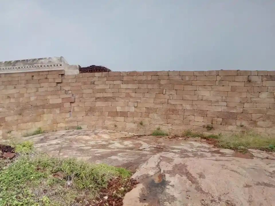 Arulmigu Parvathakireeswarar Temple, Kunnandarkovil, Kulathur Taluk - 622502 அருள்மிகு பர்வதகிரீஸ்வரர் திருக்கோயில், குன்னாண்டார்கோவில், குளத்தூர் வட்டம் - 622502, Pudukkottai - Ancient Temple Architecture and History Image 6