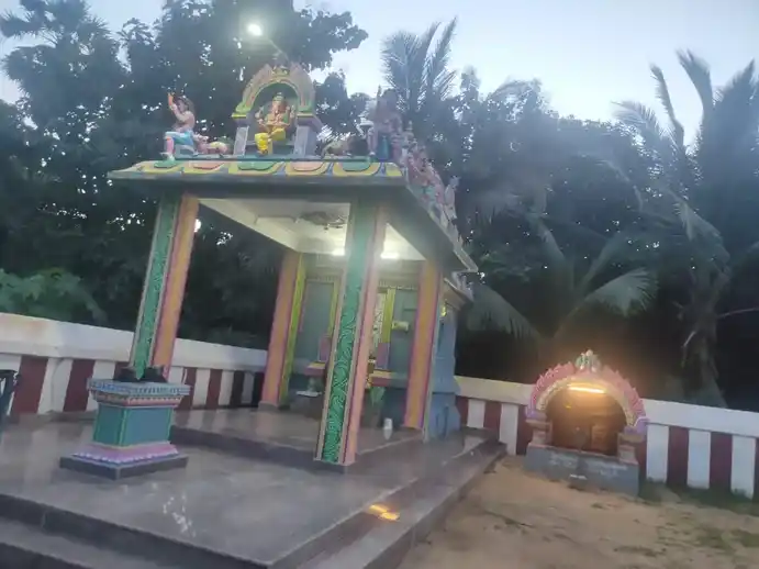 Arulmigu Parvatheeswarar Temple, Inside The Village,, Nallavadi - 602001 அருள்மிகு பர்வதீஸ்வரர் திருக்கோயில், Inside The Village,, Nallavadi - 602001, Tiruvallur - Ancient Temple Architecture and History Image 9