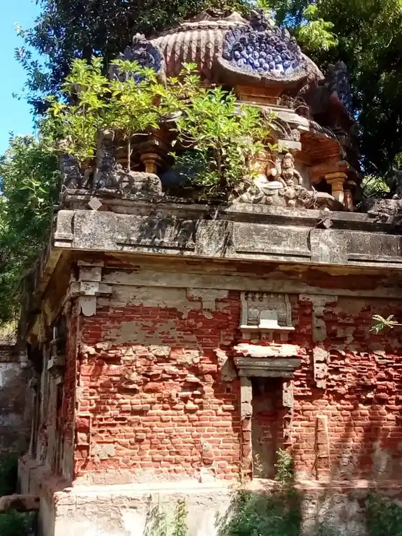 Arulmigu Parvatheswarar Temple, Ayyapadi - 609304 அருள்மிகு பார்வதீஸ்வரர் திருக்கோயில், Ayyapadi - 609304, Mayiladuthurai - Ancient Temple Architecture and History Image 4