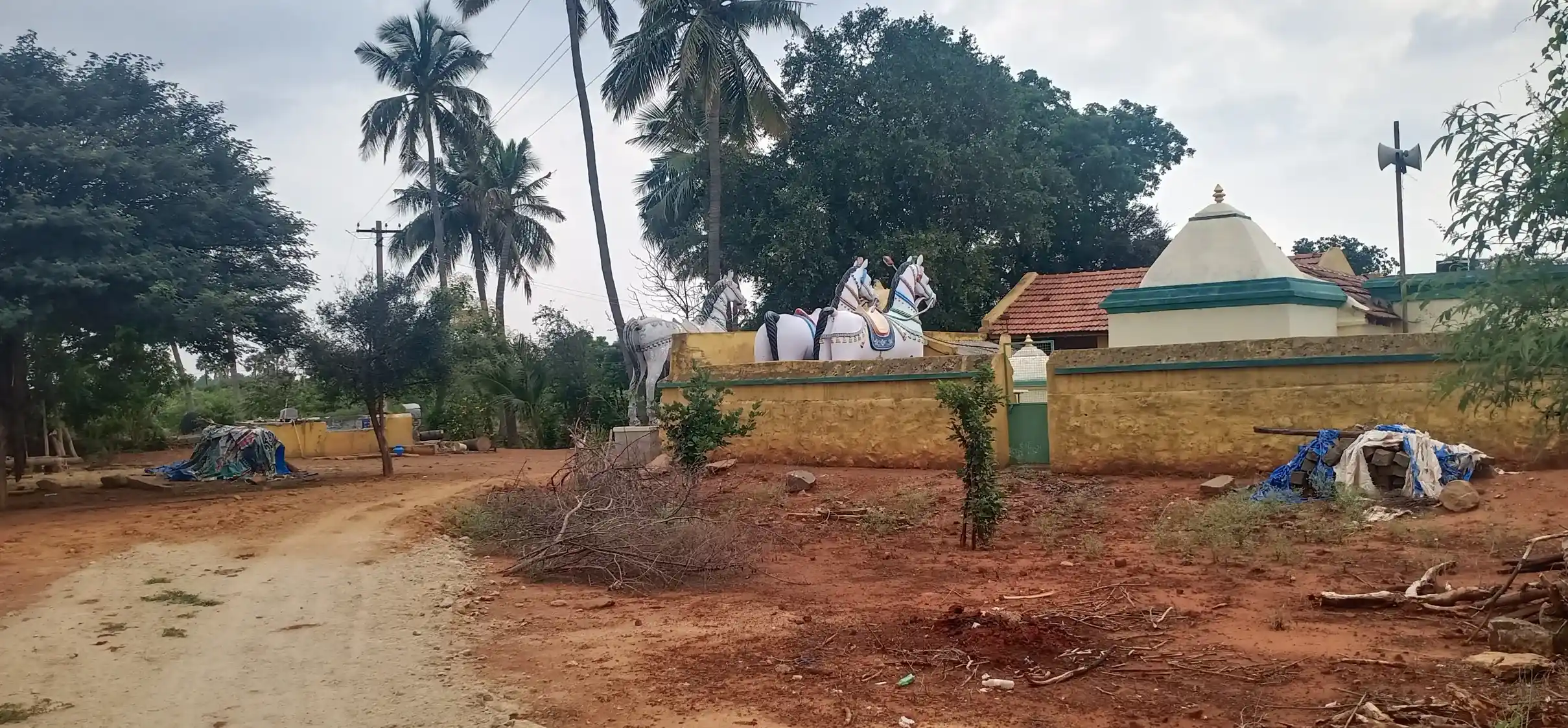 Arulmigu Parvathi Sadayappa Swamy Temple, E. Vadipatti - 624616 அருள்மிகு பார்வதி சடையப்ப சாமி கோயில், E. Vadipatti - 624616, Dindigul - Ancient Temple Architecture and History Image 3