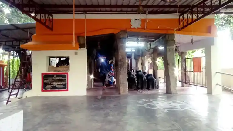 Arulmigu Pasungkili Ayyan Sastha Temple, Gopala Samuthiram - 627451 அருள்மிகு பசுங்கிளி அய்யன் சாஸ்தா திருக்கோயில், Gopala Samuthiram - 627451, Tirunelveli - Ancient Temple Architecture and History Image 2