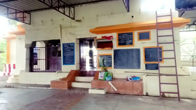 Arulmigu Pasungkili Ayyan Sastha Temple, Gopala Samuthiram - 627451 அருள்மிகு பசுங்கிளி அய்யன் சாஸ்தா திருக்கோயில், Gopala Samuthiram - 627451, Tirunelveli - Ancient Temple Architecture and History Image 4